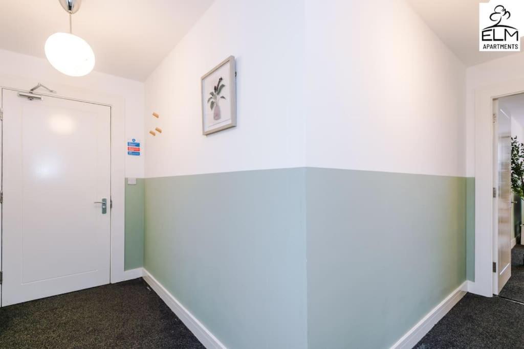 Cozy 1 Bedroom Apartment, Prime Location , Free Parking Manchester Kültér fotó
