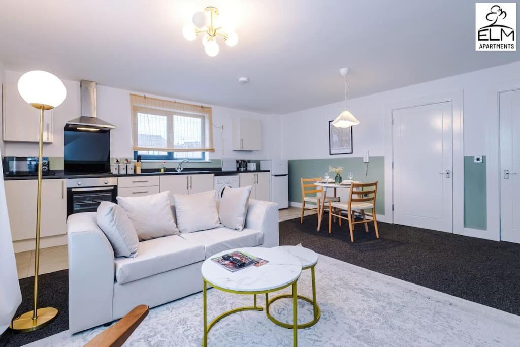 Cozy 1 Bedroom Apartment, Prime Location , Free Parking Manchester Kültér fotó